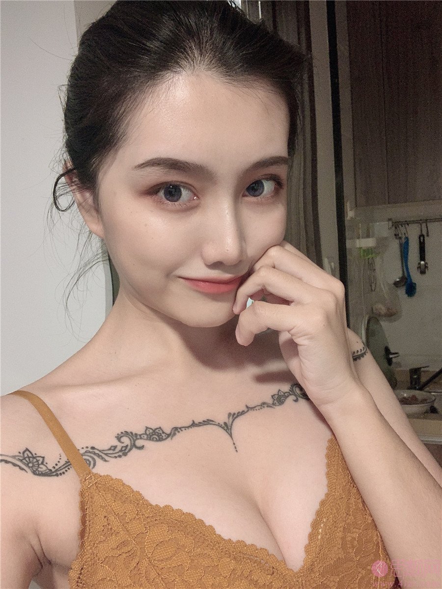 成都美绽美整形美容医院杨平做假体隆胸好不好？2020价格表全新上线+隆胸真人案例分享